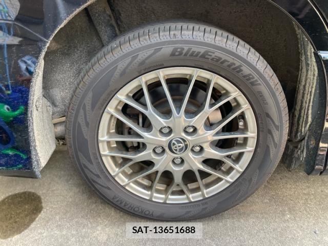 Toyota VOXY HYBRID 2017-09 8372371-7