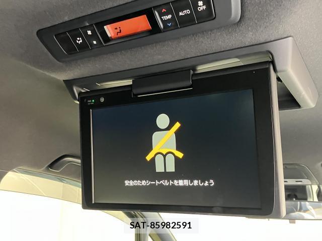 Toyota VOXY HYBRID 2021-08 8372369-9