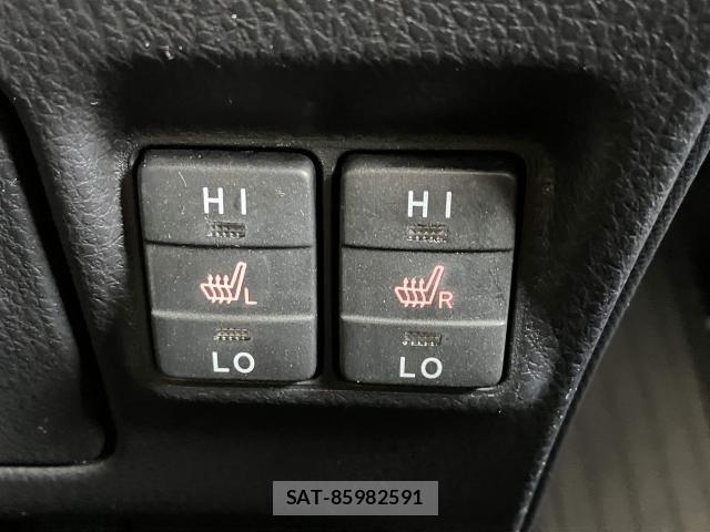 Toyota VOXY HYBRID 2021-08 8372369-14