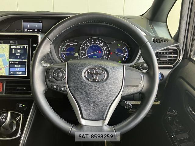 Toyota VOXY HYBRID 2021-08 8372369-15