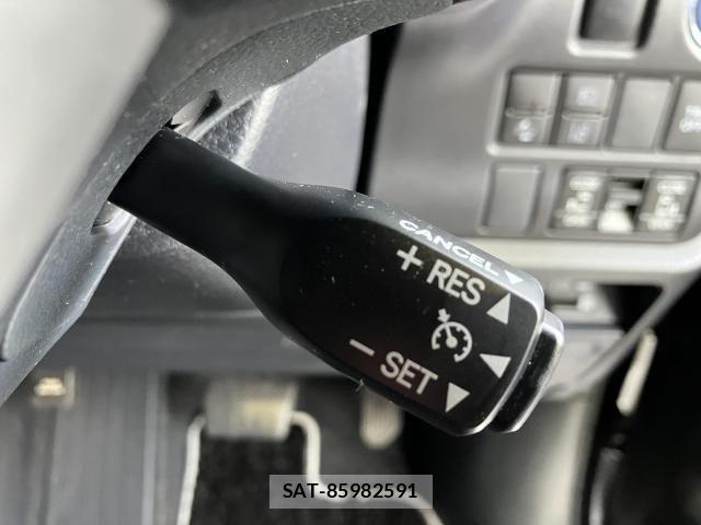 Toyota VOXY HYBRID 2021-08 8372369-17