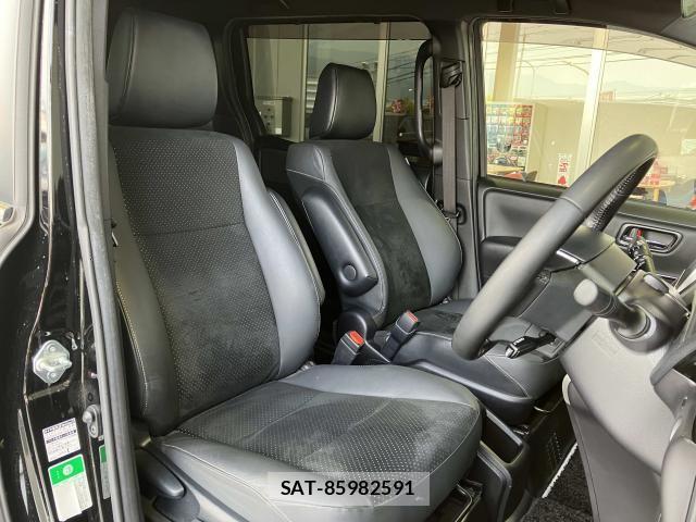 Toyota VOXY HYBRID 2021-08 8372369-18