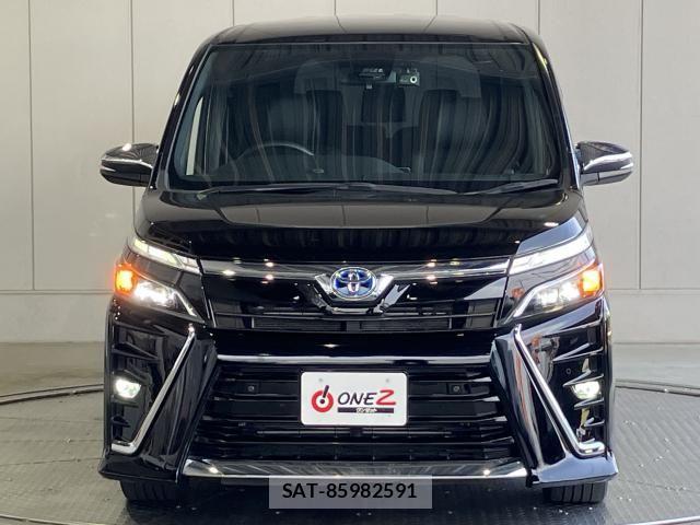 Toyota VOXY HYBRID 2021-08 8372369-26
