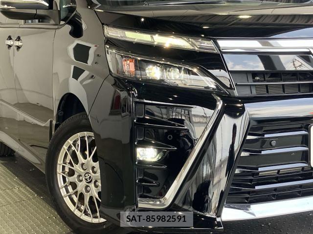 Toyota VOXY HYBRID 2021-08 8372369-2