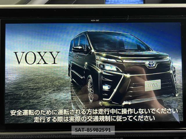 Toyota VOXY HYBRID 2021-08 8372369-6