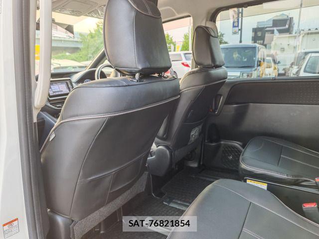 Toyota VOXY HYBRID 2014-04 8415817-14