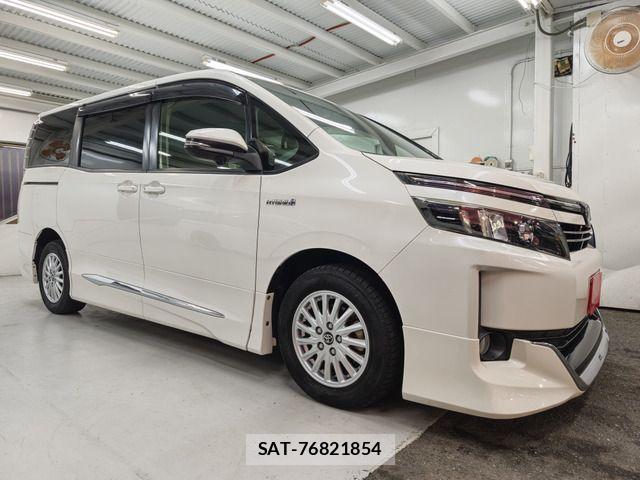 Toyota VOXY HYBRID 2014-04 8415817-18