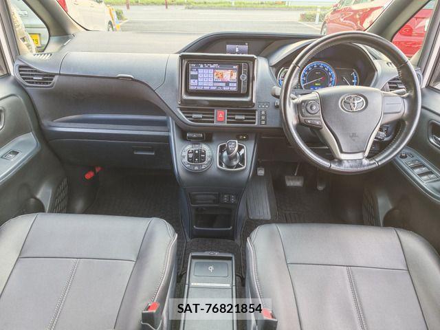 Toyota VOXY HYBRID 2014-04 8415817-5