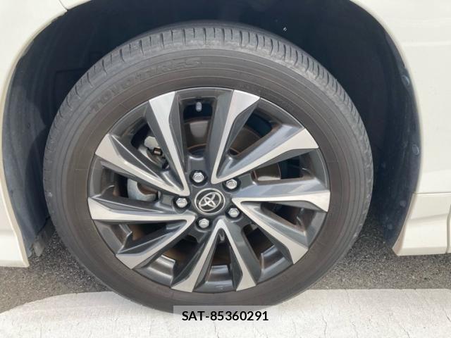Toyota VOXY HYBRID 2022-09 8415796-4