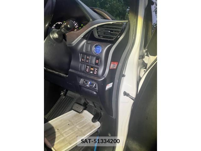 Toyota VOXY HYBRID 2019-07 8415810-12