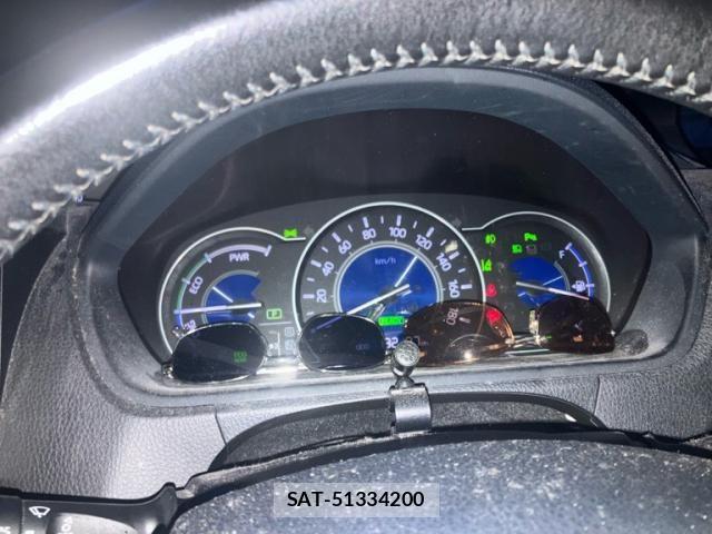Toyota VOXY HYBRID 2019-07 8415810-16