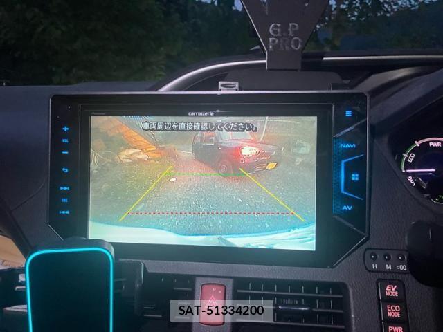 Toyota VOXY HYBRID 2019-07 8415810-19