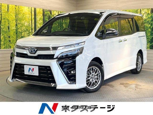 Toyota VOXY HYBRID 2021-08 8415801-0