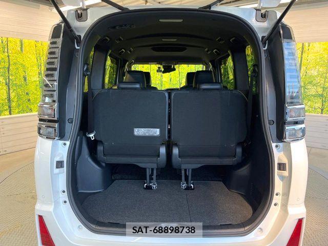 Toyota VOXY HYBRID 2021-08 8415801-9