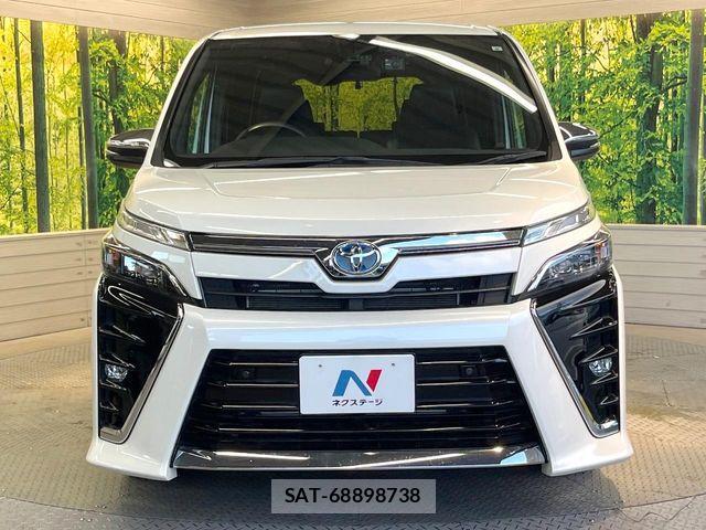 Toyota VOXY HYBRID 2021-08 8415801-13