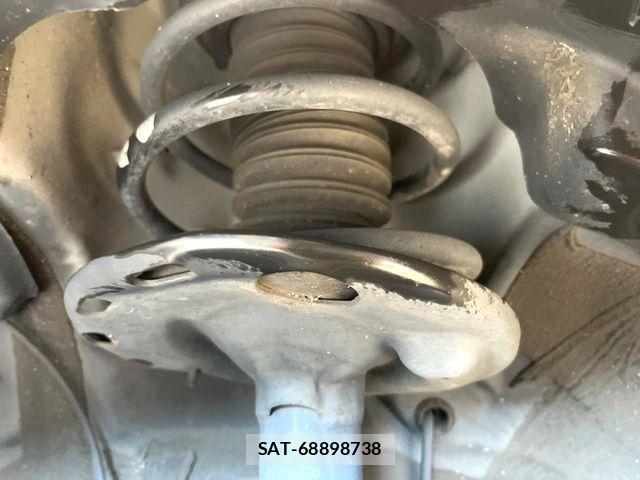 Toyota VOXY HYBRID 2021-08 8415801-16