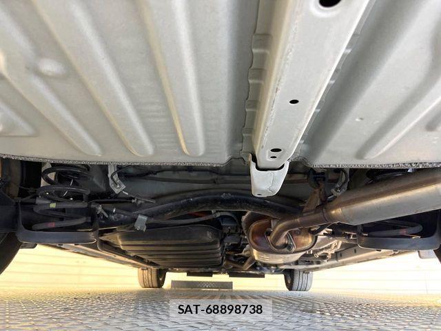 Toyota VOXY HYBRID 2021-08 8415801-17