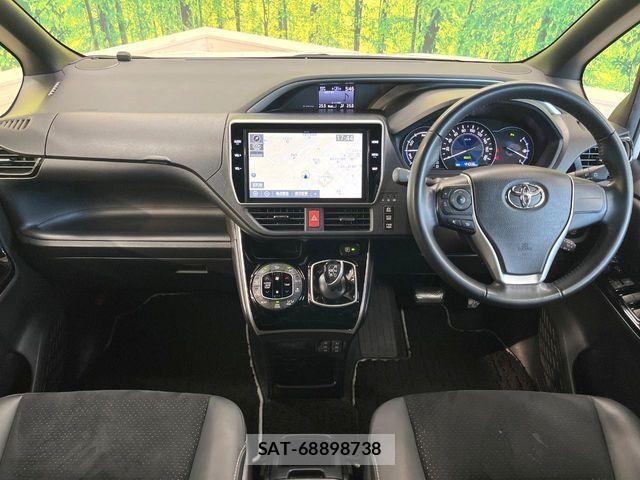 Toyota VOXY HYBRID 2021-08 8415801-1
