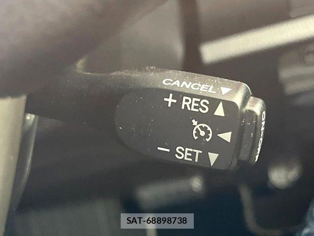 Toyota VOXY HYBRID 2021-08 8415801-4