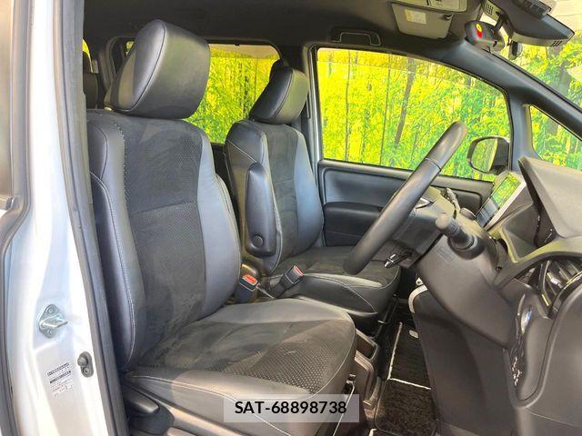 Toyota VOXY HYBRID 2021-08 8415801-6