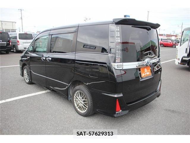 Toyota VOXY HYBRID 2017-04 8415816-10