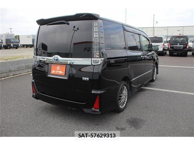 Toyota VOXY HYBRID 2017-04 8415816-12