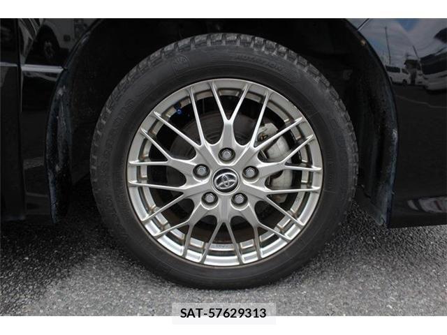 Toyota VOXY HYBRID 2017-04 8415816-14