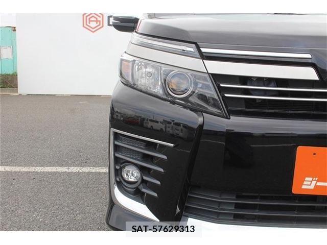 Toyota VOXY HYBRID 2017-04 8415816-15