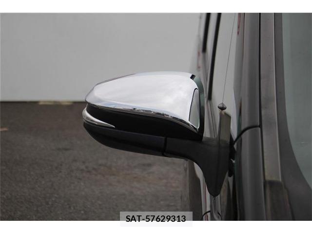 Toyota VOXY HYBRID 2017-04 8415816-21