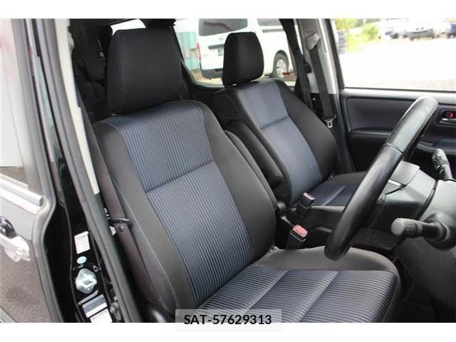 Toyota VOXY HYBRID 2017-04 8415816-24