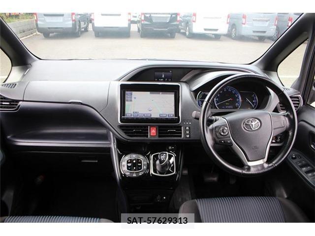 Toyota VOXY HYBRID 2017-04 8415816-26