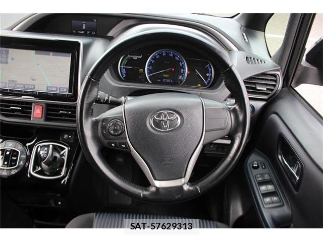 Toyota VOXY HYBRID 2017-04 8415816-27