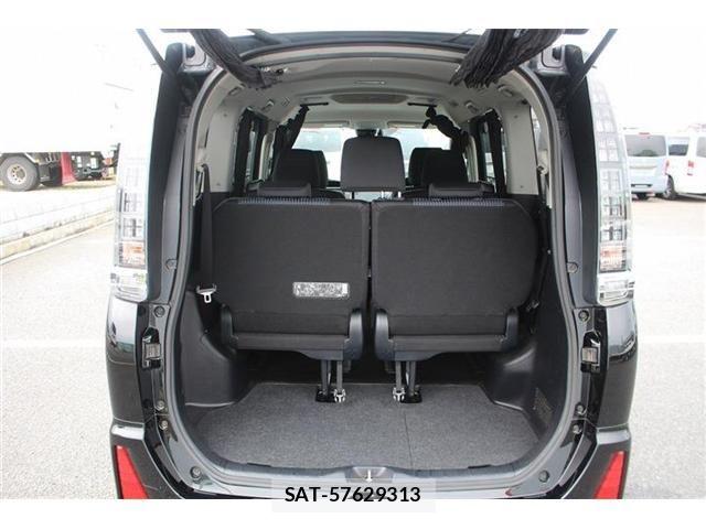 Toyota VOXY HYBRID 2017-04 8415816-28