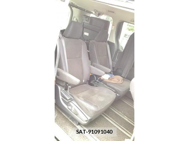 Toyota VOXY HYBRID 2014-08 8415818-11