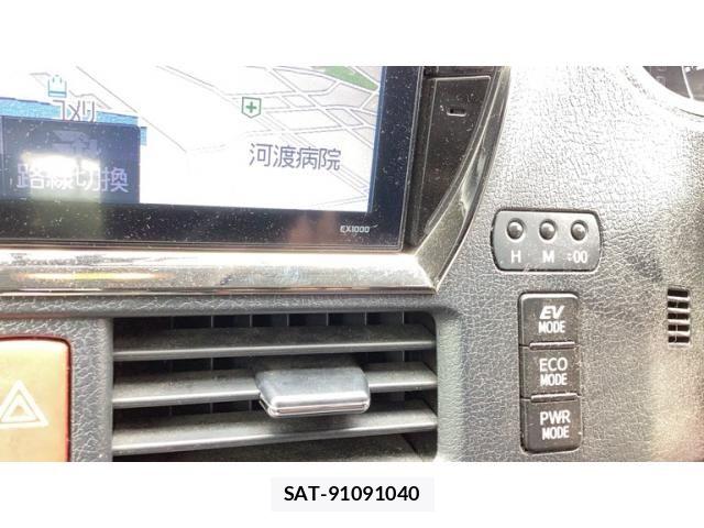 Toyota VOXY HYBRID 2014-08 8415818-21