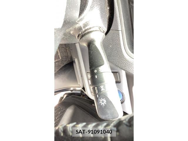 Toyota VOXY HYBRID 2014-08 8415818-23