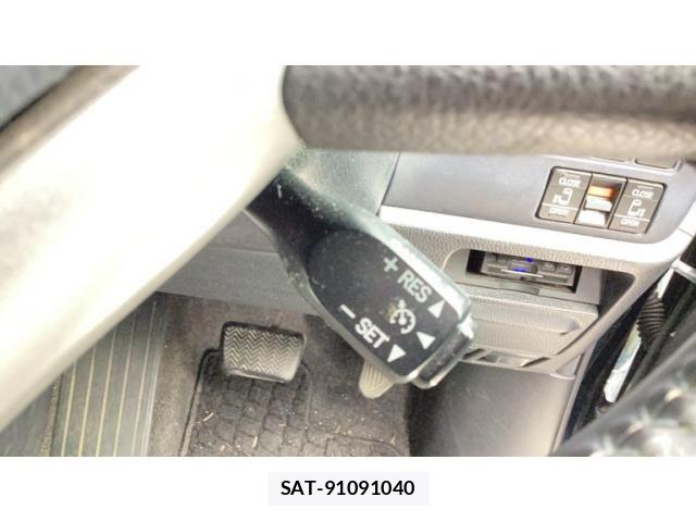 Toyota VOXY HYBRID 2014-08 8415818-25