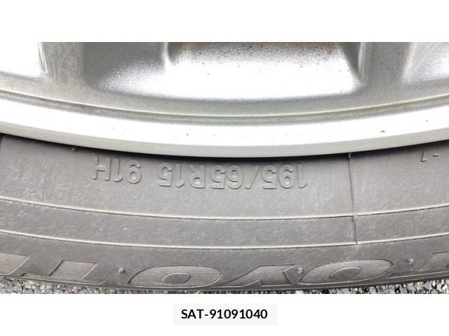 Toyota VOXY HYBRID 2014-08 8415818-7