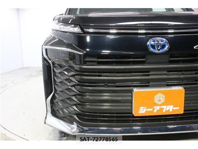 Toyota VOXY HYBRID 2023-10 8415805-10