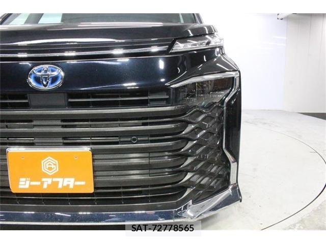 Toyota VOXY HYBRID 2023-10 8415805-13