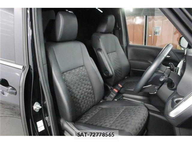 Toyota VOXY HYBRID 2023-10 8415805-26