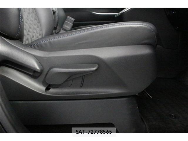 Toyota VOXY HYBRID 2023-10 8415805-27