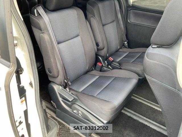 Toyota VOXY HYBRID 2017-03 8415808-11
