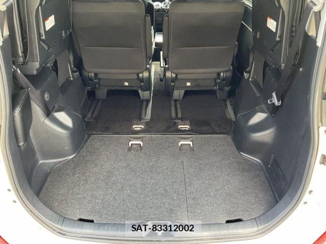 Toyota VOXY HYBRID 2017-03 8415808-13