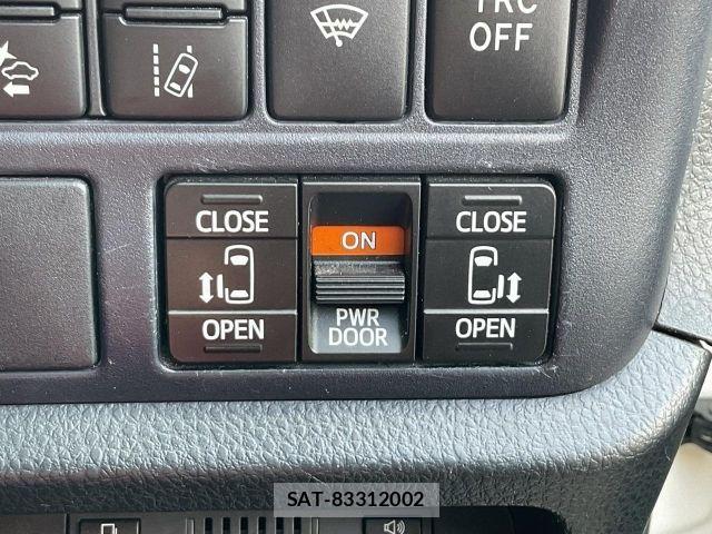 Toyota VOXY HYBRID 2017-03 8415808-8