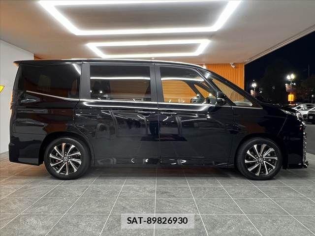 Toyota VOXY HYBRID 2024-06 8415797-11