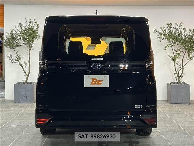 Toyota VOXY HYBRID 2024-06 8415797-13
