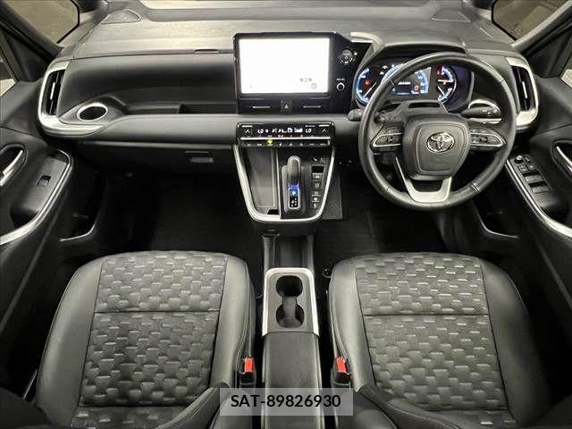 Toyota VOXY HYBRID 2024-06 8415797-1