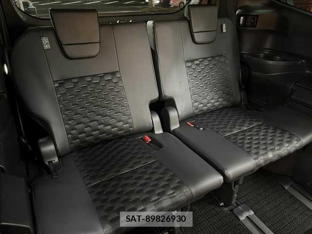 Toyota VOXY HYBRID 2024-06 8415797-19