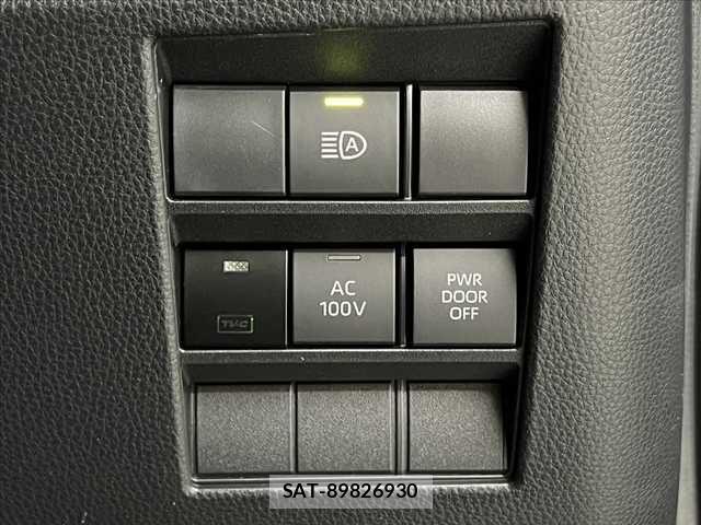 Toyota VOXY HYBRID 2024-06 8415797-29